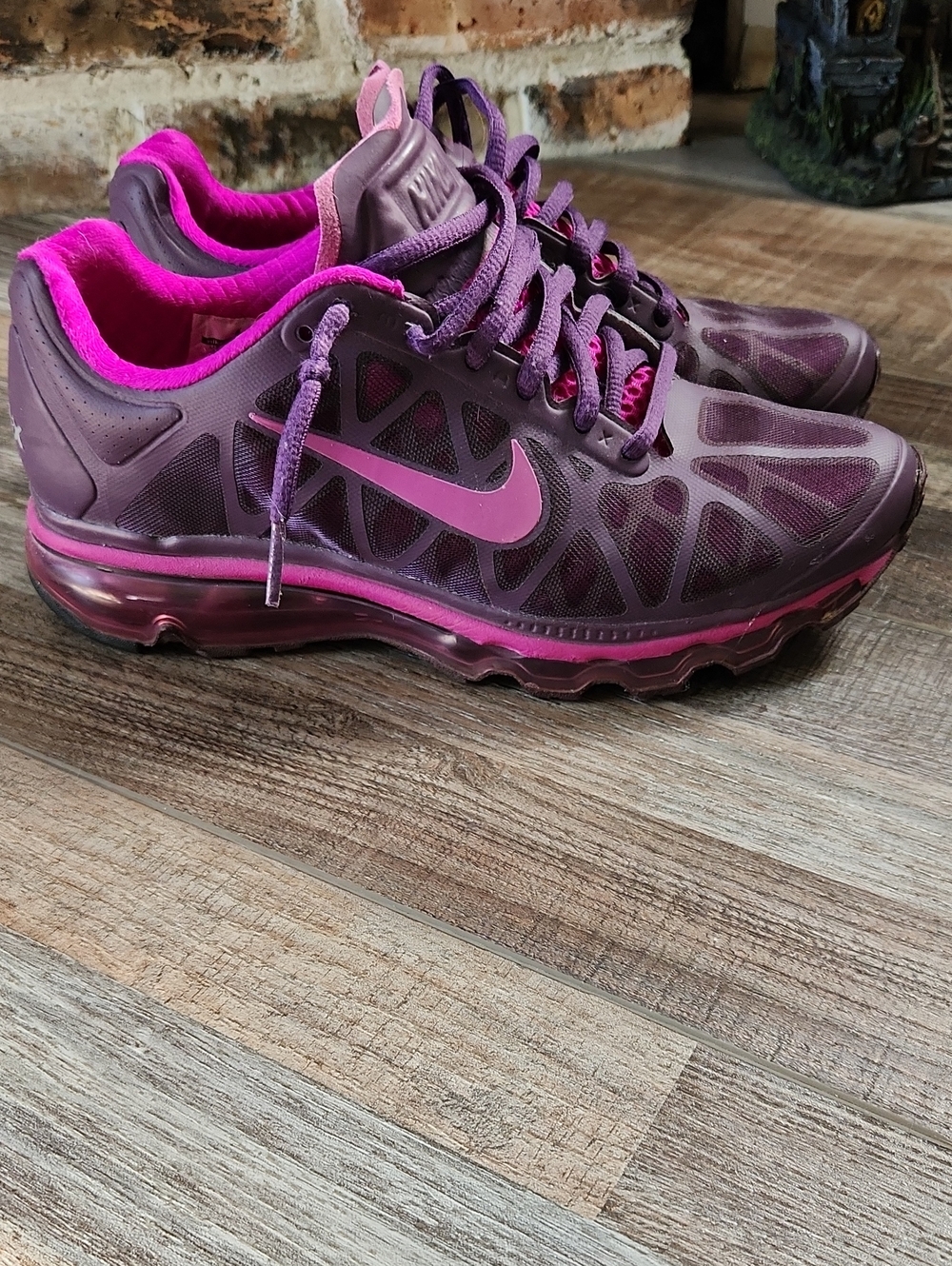 Nike Women's Purple and Hot Pink Athletic Sneakers